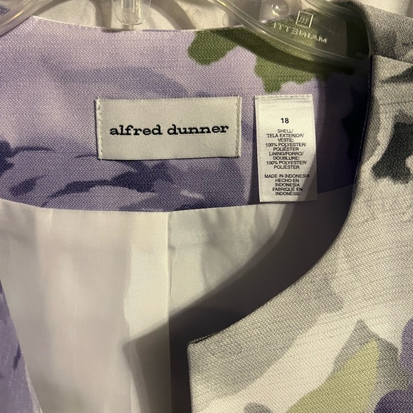 NWT Alfred Dunner Jacket. Size 18. - Picture 7 of 9